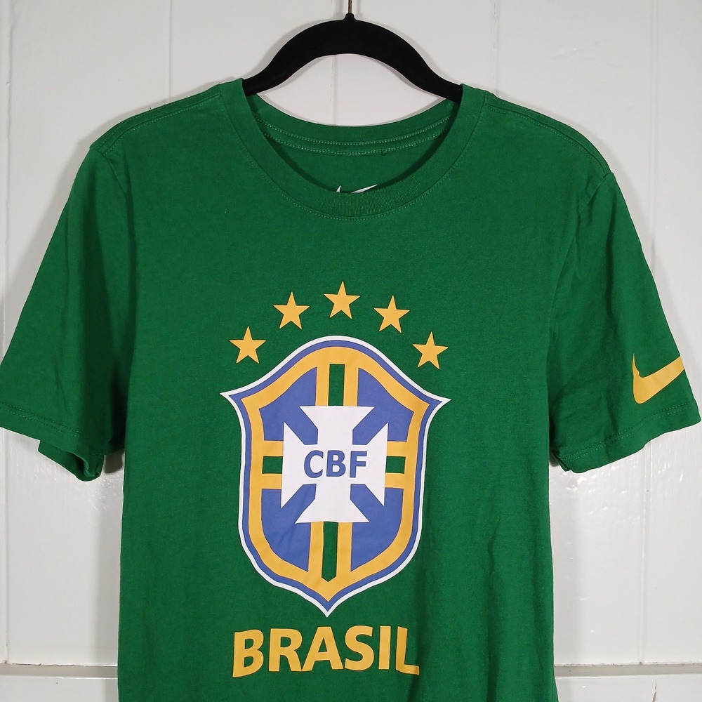 Nike T-Shirt Men Small Green Brasil‎ CBF Soccer Crest Athletic Cut 742203-302